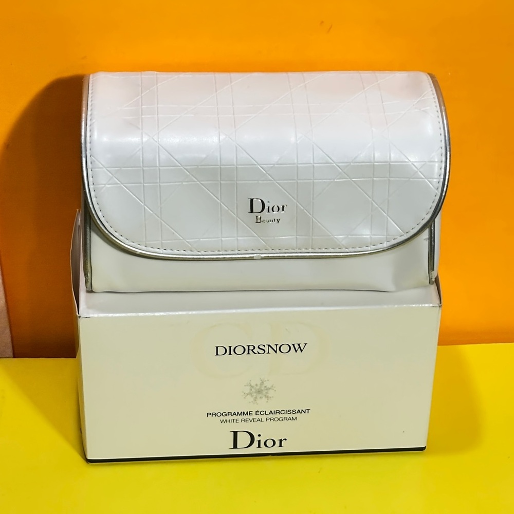 Dior Snow White Cosmetic Bag mirror included - Picture 1 of 13